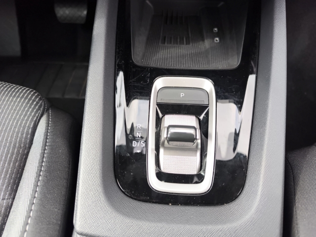 Fahrzeugabbildung SKODA Octavia Combi TDI DSG Selection SHZ LHZ PDC RKam