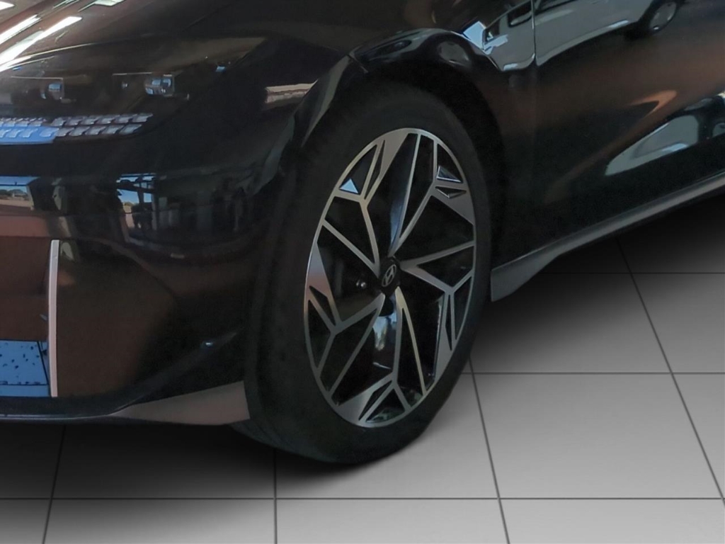 Fahrzeugabbildung Hyundai IONIQ 6 77,4kWh 4WD UNIQ Digi-Spiegel 20LM Schiebedach HUD Navi Digitales Cockpit Memory Sitze