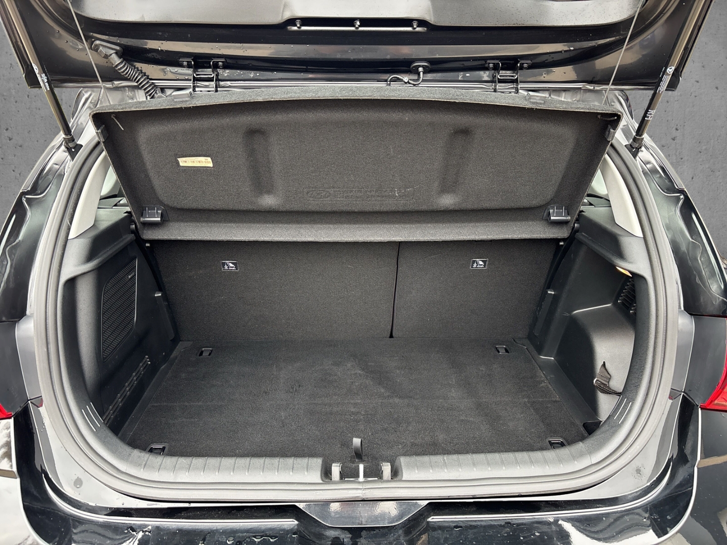 Fahrzeugabbildung Hyundai i20 TREND RFK BOSE SHZ NAV Klimaautomatik