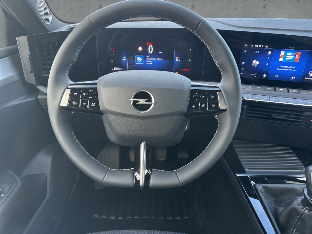 Fahrzeugabbildung Opel Astra ST 1.2 Turbo Business Edition LED Navi ACC