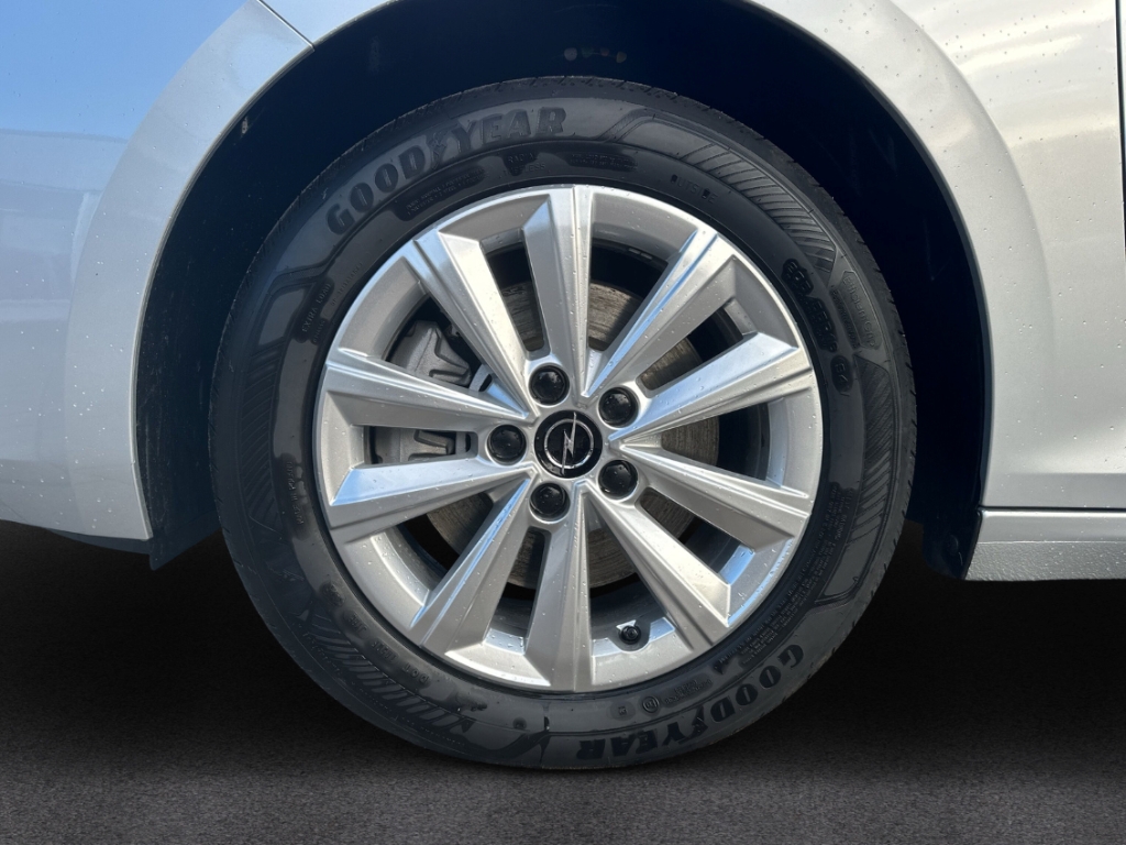 Fahrzeugabbildung Opel Astra ST 1.2 Turbo Business Edition LED Navi ACC