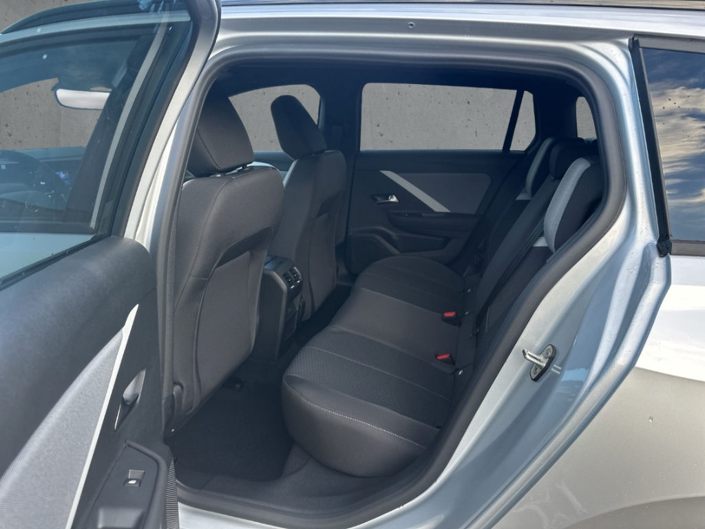 Fahrzeugabbildung Opel Astra ST 1.2 Turbo Business Edition LED Navi ACC