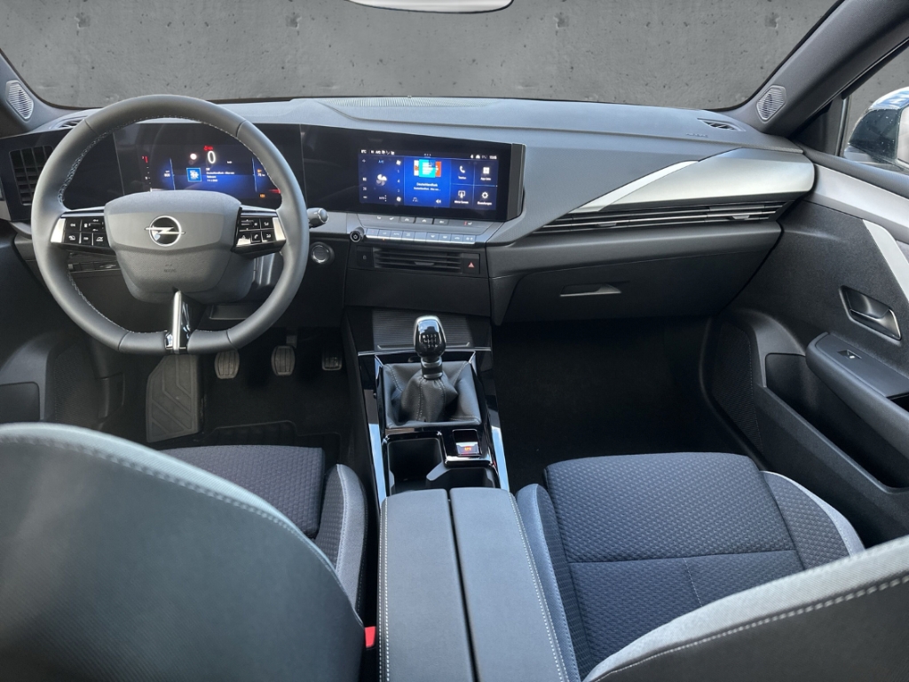 Fahrzeugabbildung Opel Astra ST 1.2 Turbo Business Edition LED Navi ACC